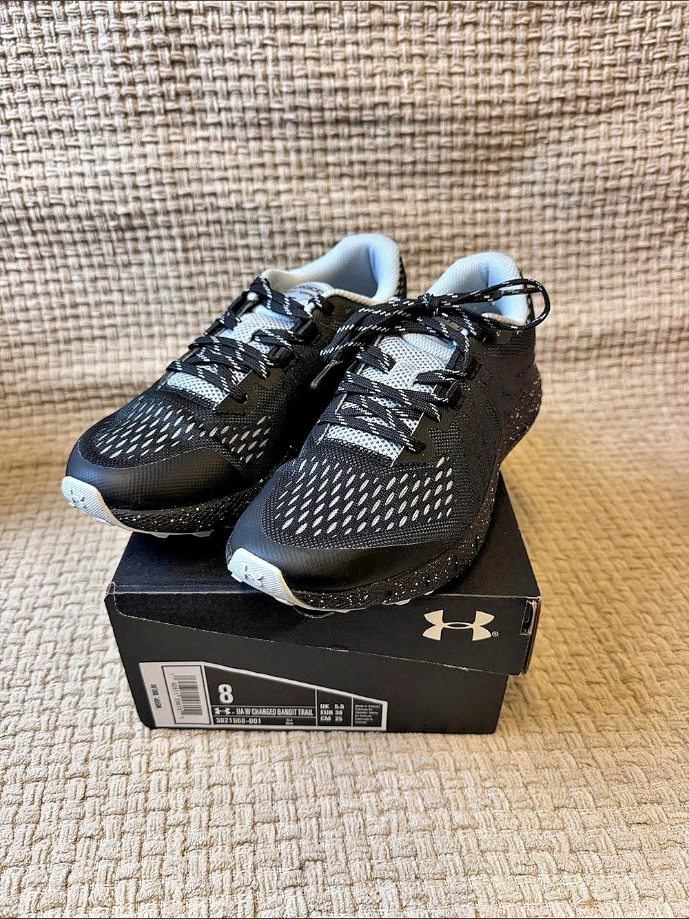 Under Armour UA W Charged Bandit Trail Athletic Shoes Black & White US 8